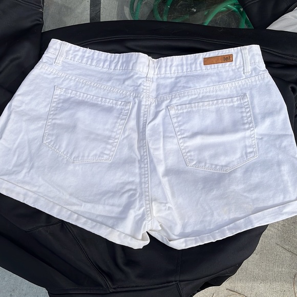 White 100% cotton shorts (plus size) - Picture 2 of 4